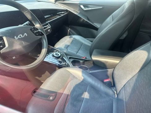 Used 2023 Kia Niro Wave FWD image 7