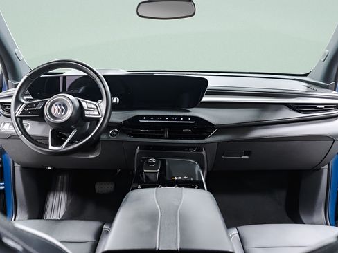 Used 2025 Buick Enclave Preferred FWD image 9