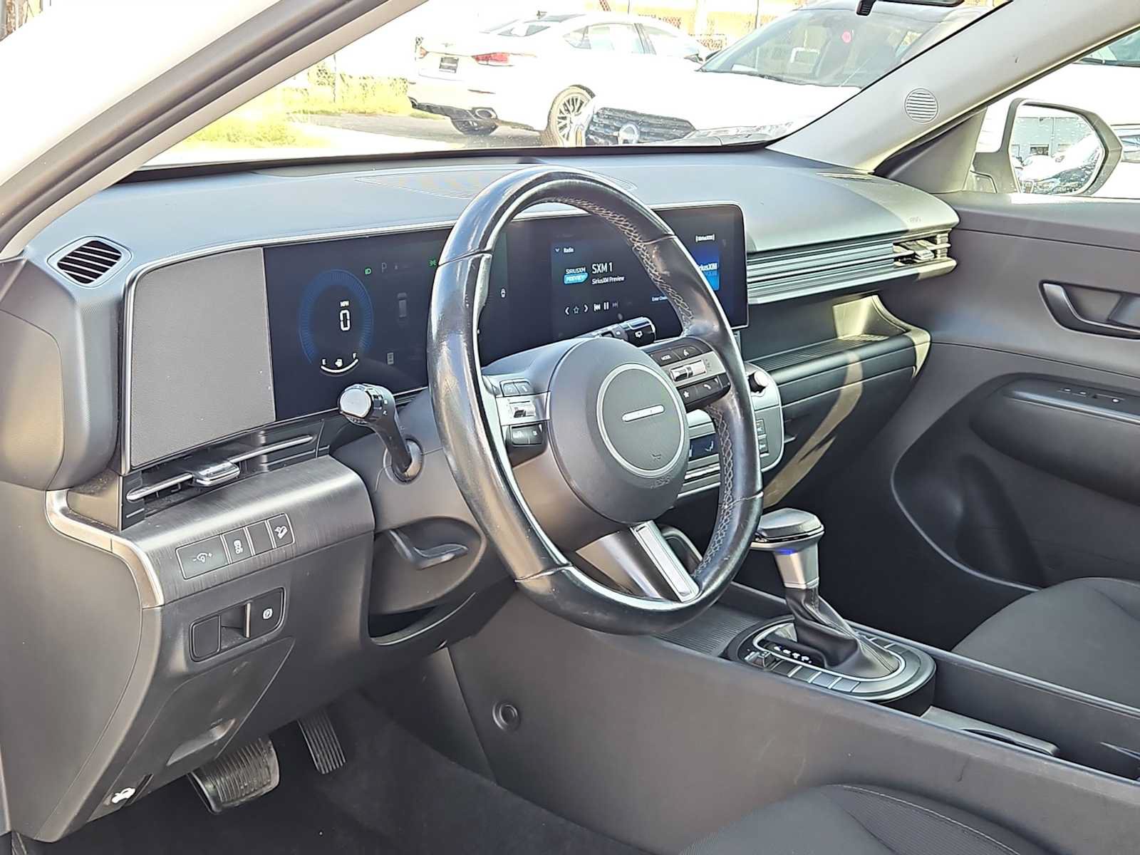 Used 2024 Hyundai Kona SEL FWD image 2