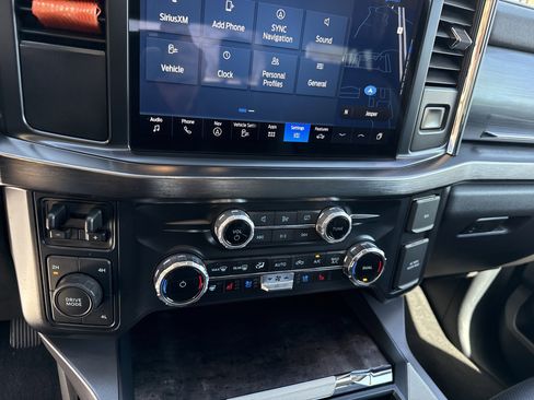 Used 2024 Ford F250 Lariat w/ Chrome Package image 27