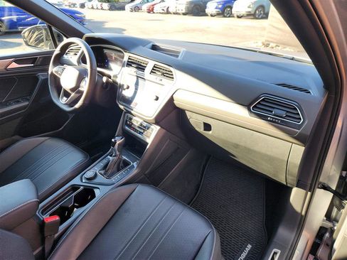 Certified 2024 Volkswagen Tiguan SE R-Line w/ MDO Package, Two-Row image 14