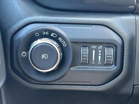 Used 2021 Jeep Wrangler Unlimited Sport AWD/4WD image 25