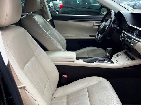 Used 2016 Lexus ES 350 w/ Ultra Luxury Package FWD image 15