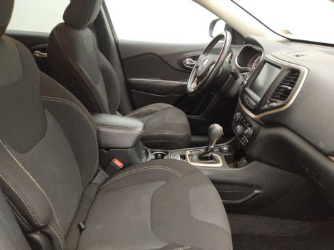 Used 2016 Jeep Cherokee Latitude w/ Safety/Convenience Group image 21