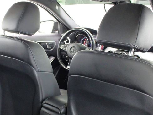 Used 2019 Mercedes-Benz GLA 250 image 42