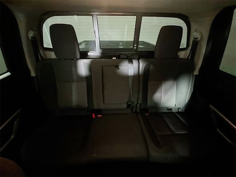 Used 2021 Nissan Titan SV w/ SV Convenience Package image 13