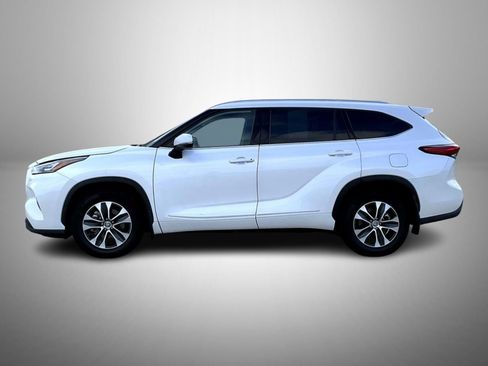 Used 2020 Toyota Highlander XLE w/ Protection Package #3 image 8
