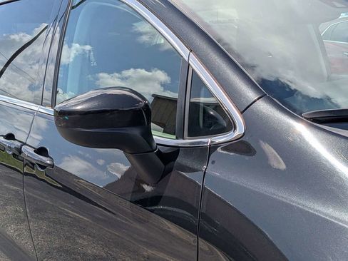 Used 2023 Chrysler Voyager LX FWD image 12