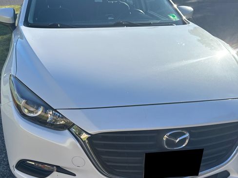 Used 2017 MAZDA MAZDA3 Touring FWD image 2