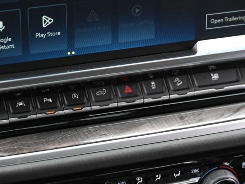 Used 2025 Chevrolet Silverado 1500 LTZ image 20