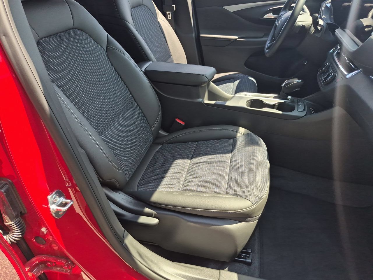 Used 2026 Buick Envista Preferred w/ Convenience I Package FWD image 27
