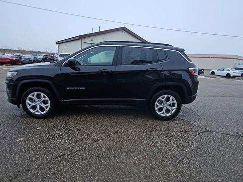 Used 2024 Jeep Compass Latitude image 15