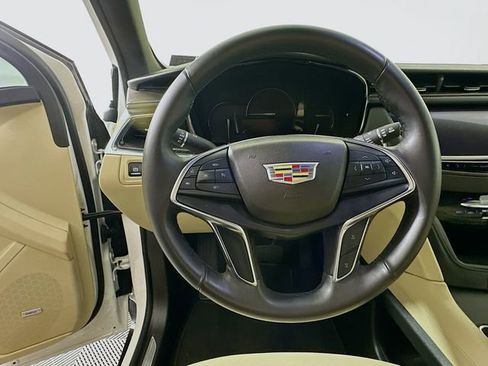 Used 2018 Cadillac XT5 AWD image 14