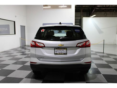 Used 2019 Chevrolet Equinox LS image 5