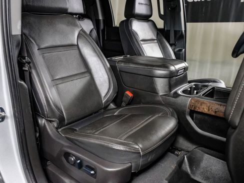 Used 2023 GMC Sierra 3500 Denali w/ Denali Ultimate Package AWD/4WD image 31
