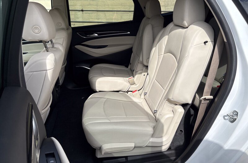Used 2023 Buick Enclave Essence w/ Experience Buick Package FWD image 7