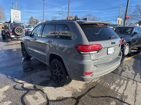 Certified 2022 Jeep Grand Cherokee Laredo X AWD/4WD image 5