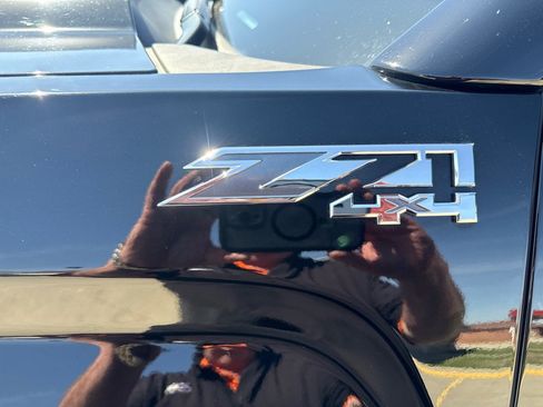 Used 2018 GMC Sierra 1500 SLT w/ SLT Premium Package image 10