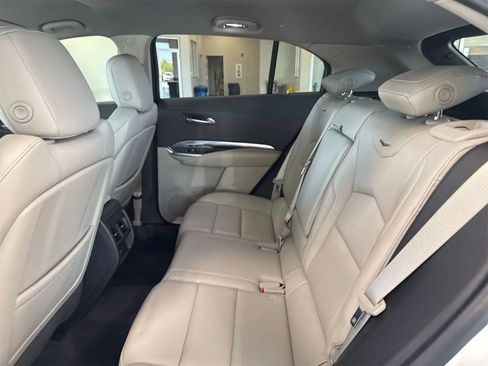 Used 2019 Cadillac XT4 Luxury FWD image 11