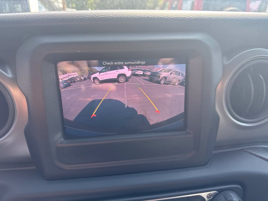 Used 2022 Jeep Wrangler Unlimited Sport AWD/4WD image 16
