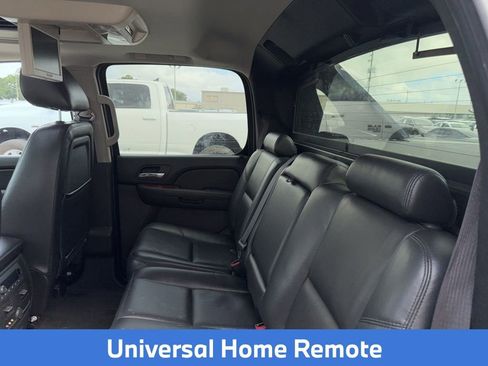 Used 2013 Chevrolet Avalanche LTZ RWD image 26