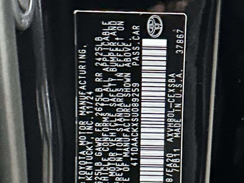 Used 2025 Toyota Camry SE image 32