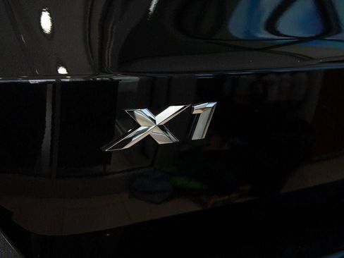 Used 2025 BMW X1 xDrive28i w/ Premium Package image 10