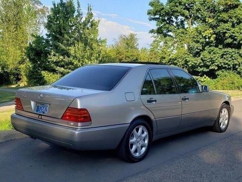 Used 1993 Mercedes-Benz 300 SD Sedan image 4