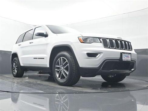 Used 2017 Jeep Grand Cherokee Limited image 13