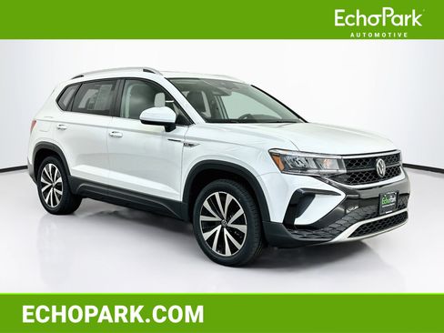 Used 2023 Volkswagen Taos SE w/ Panoramic Sunroof Package AWD/4WD image 1