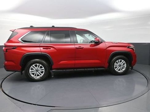 Used 2026 Toyota Sequoia SR5 w/ SR5 Premium Package AWD/4WD image 9