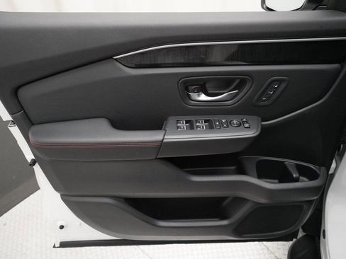 Certified 2025 Honda Pilot Black Edition image 26