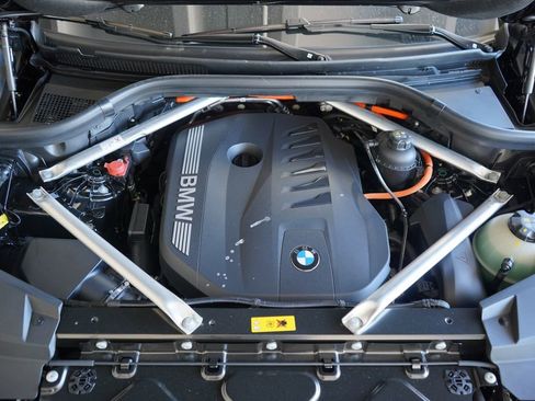 New 2026 BMW X5 xDrive50e w/ Parking Assistance Package image 22