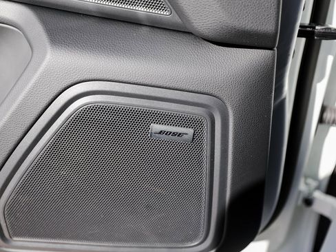 Certified 2025 Porsche Macan image 22