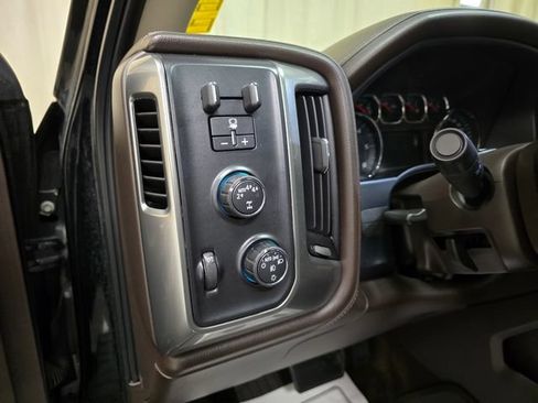 Used 2018 Chevrolet Silverado 1500 LTZ w/ High Desert Package AWD/4WD image 17