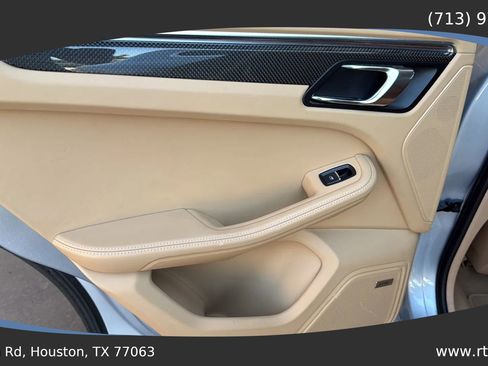 Used 2015 Porsche Macan Turbo image 33