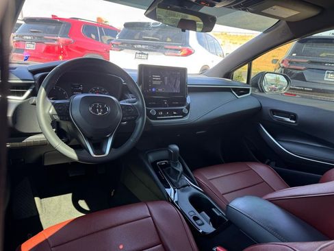 Used 2024 Toyota Corolla SE image 3