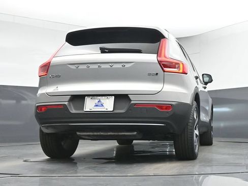 Used 2024 Volvo XC40 B5 Plus AWD/4WD image 16
