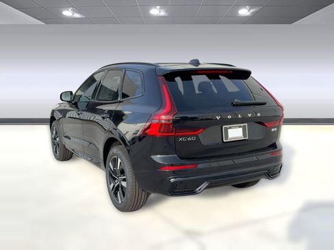Used 2026 Volvo XC60 B5 Plus w/ Climate Package AWD/4WD image 3