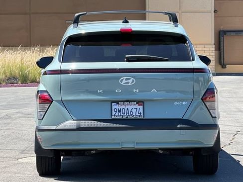 Used 2024 Hyundai Kona SEL FWD image 5