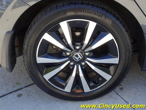 Used 2024 Honda Civic EX-L image 33