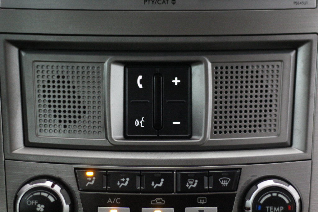 Used 2011 Subaru Outback 2.5i Premium w/ Protection Pkg 1A AWD/4WD image 25