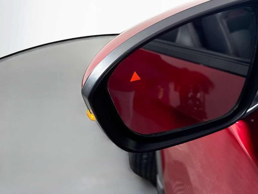 Used 2025 Nissan Kicks SR w/ Illumination Package AWD/4WD image 20