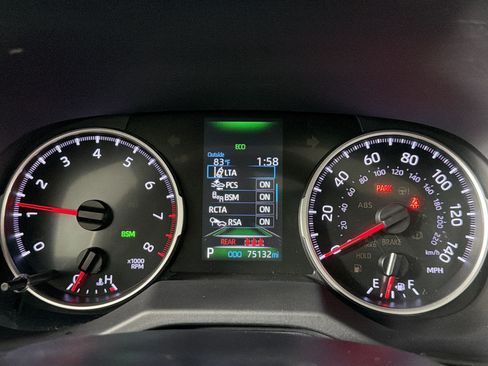 Used 2020 Toyota RAV4 XLE w/ Convenience Package AWD/4WD image 19