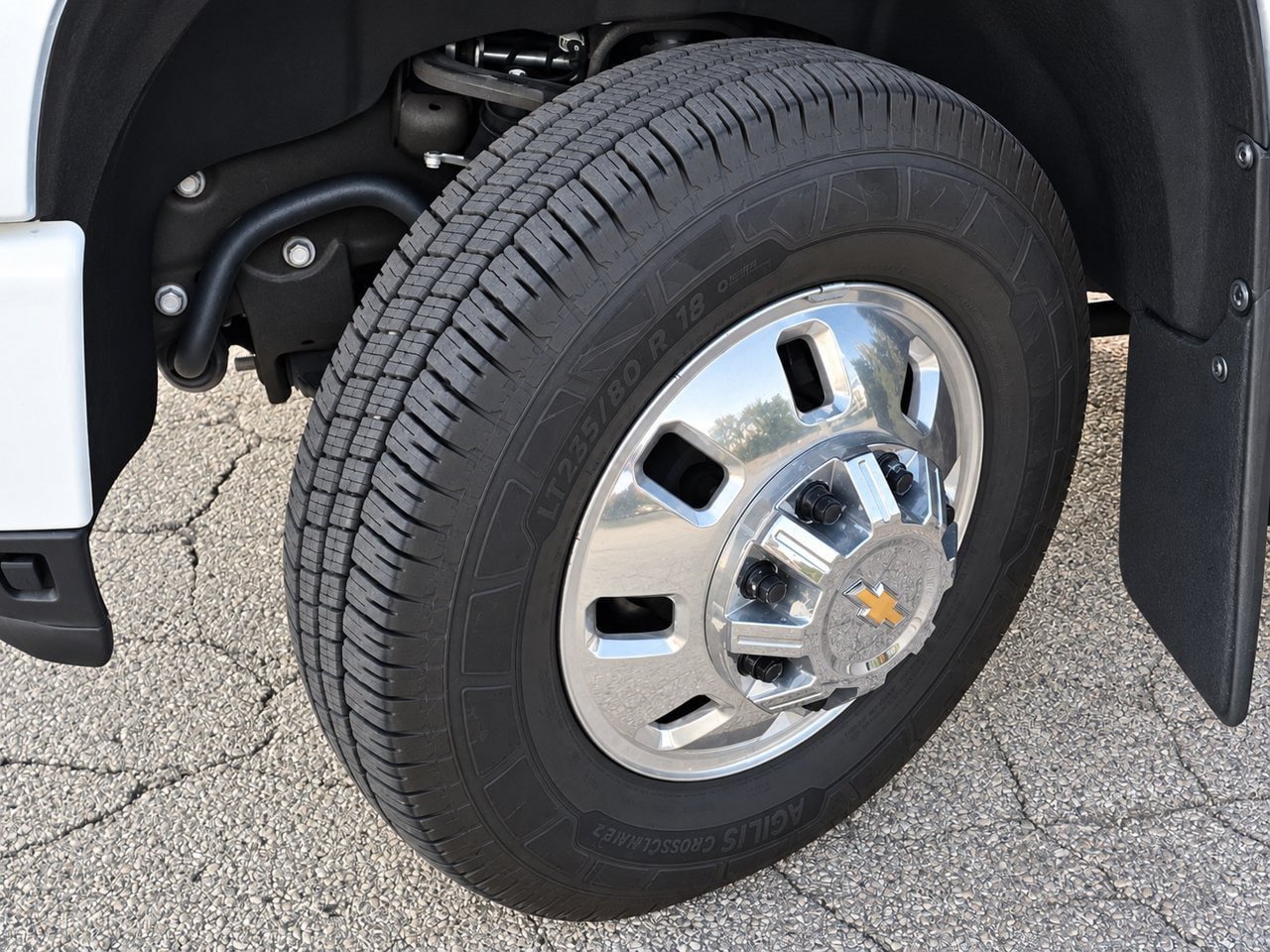 Used 2024 Chevrolet Silverado 3500 High Country w/ High Country Premium Package AWD/4WD image 15