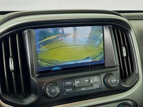 Used 2018 Chevrolet Colorado LT RWD image 16