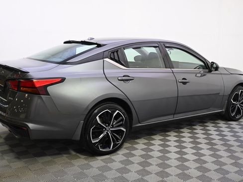 Used 2023 Nissan Altima 2.5 SR w/ SR Premium Package AWD/4WD image 7