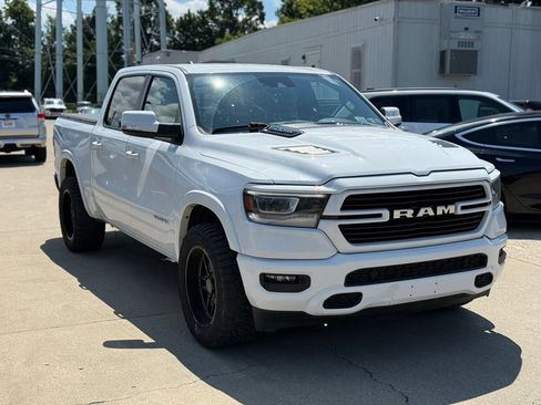 Used 2022 RAM 1500 Laramie w/ Sport Appearance Package AWD/4WD image 4