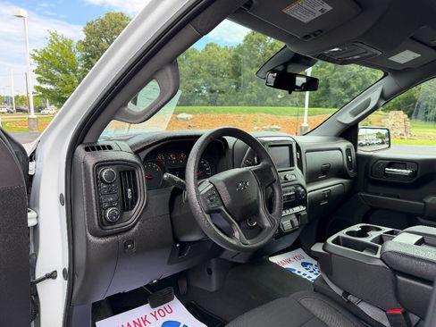 Used 2025 Chevrolet Silverado 1500 Custom Trail Boss AWD/4WD image 31