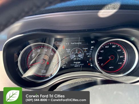 Used 2023 Dodge Charger SXT RWD image 3